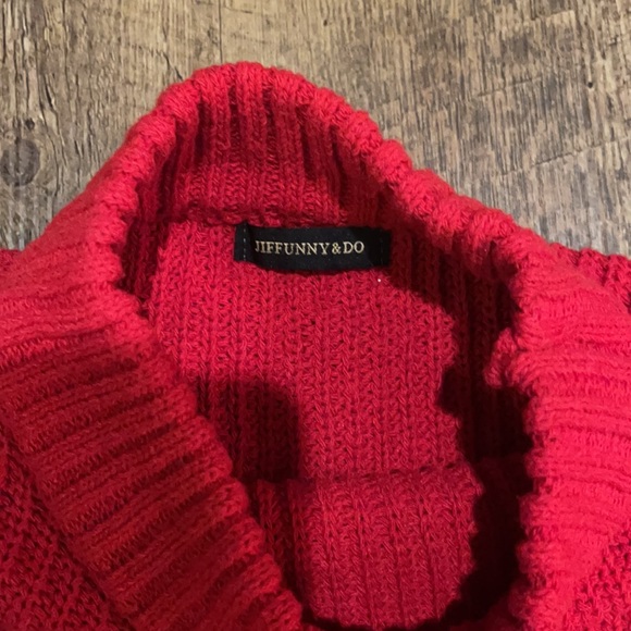 Junior Sweater - size small - Picture 2 of 2